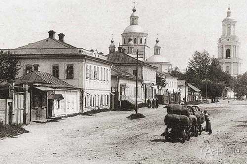 В Белгороде накануне Дня города презентовали фотокнигу «Белгород. 100 лет назад»