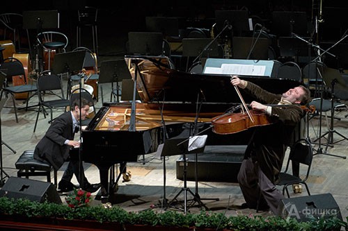 Эльдар (фортепиано) и Борислав Струлёв (виолончель)