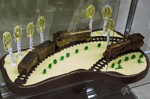 Фрагмент экспозиции открывшегося в Белгороде Музея шоколада Nikolya: шоколадный поезд