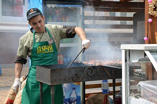 60 кг шашлыка съедено на Фестивале уличной еды в Белгороде