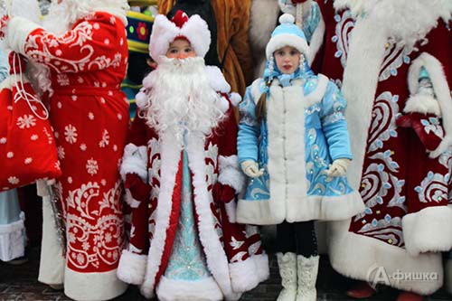 Начинающие сказочники — юные участники XVI Парада Дедов Морозов в Белгороде