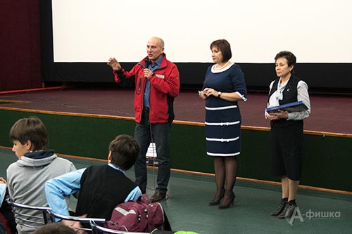 12 октября в кинотеатре «Победа» прошёл городской урок мужества с альпинистом Сергеем Шевченко