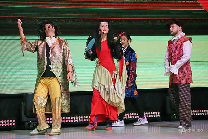 Театр «Две обезьяны» представил новый клоунский спектакль «Дин-Дон Кихот»