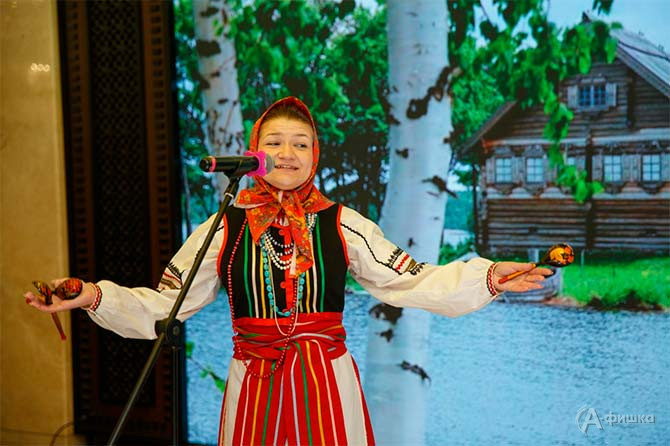 Анастасия Волобуева с песнй &laquo;Деревенская изба&raquo;.