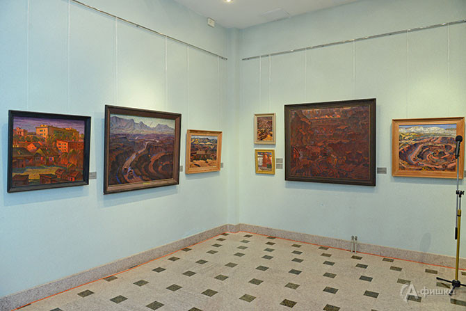 Фрагмент экспозиции выставки &laquo;Я весь в своих картинах&raquo; к 100-летию Льва Блякницкого