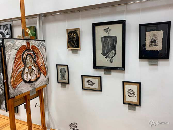 Ещё одно обращение к теме детства &mdash; серия линогравюр с попугайчиками