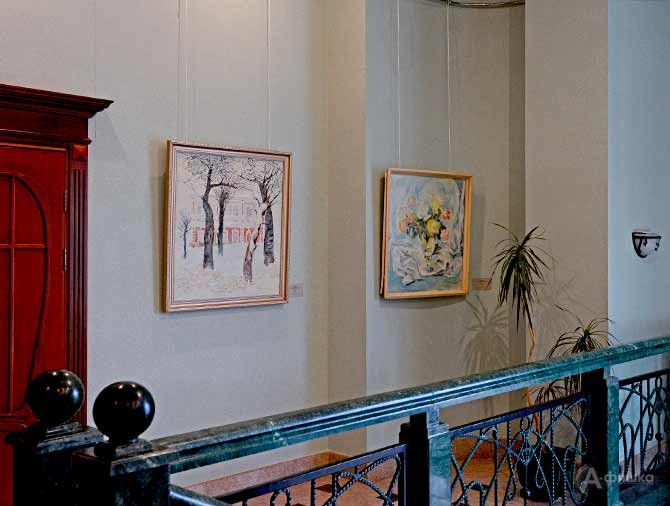 В холле 3 этажа Белгородского государственного художественного музея работает персональная юбилейная выставка Ильи Николаевича Хегая &laquo;Выхожу из пространства&hellip;&raquo;