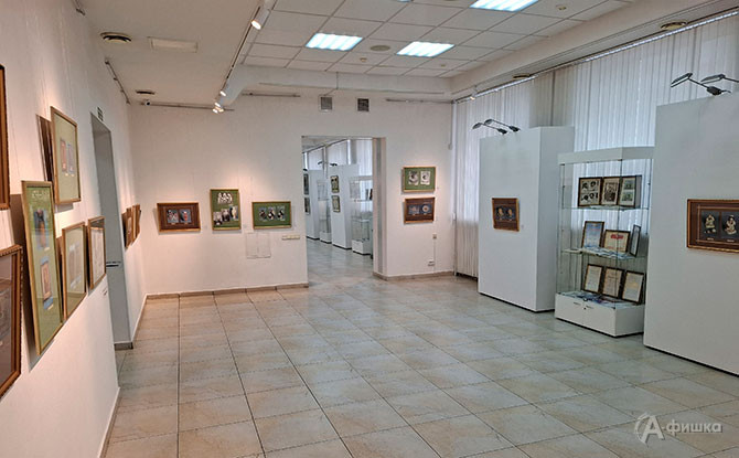 Фрагмент юбилейно выставки Зои Кривченко &laquo;Искусство восстановления старины&raquo; в Выставочном зале &laquo;Родина&raquo;