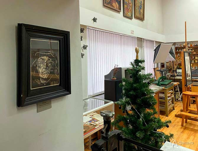 Фрагмент экспозиции &laquo;Эксперименты на краю&raquo;: портрет Михаила Шемякина