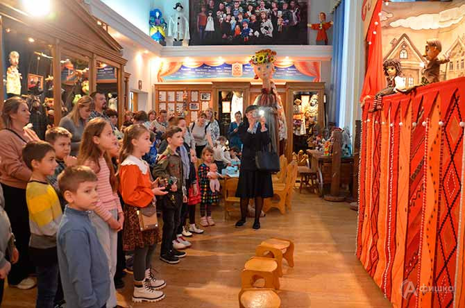 Представление в балаганчике &laquo;10 фактов о Белгороде&raquo;