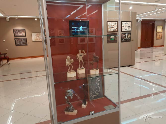 Фрагмент экспозиции выставки &laquo;Художники ВГИК: от литературы до кино&raquo; в Белгороде