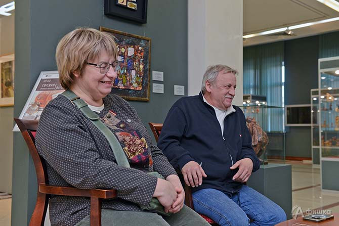 Московские художники Валерий Архипов и Наталия Бодрикова на открытии выставки &laquo;Провинциальные истории&raquo; в Белгороде.