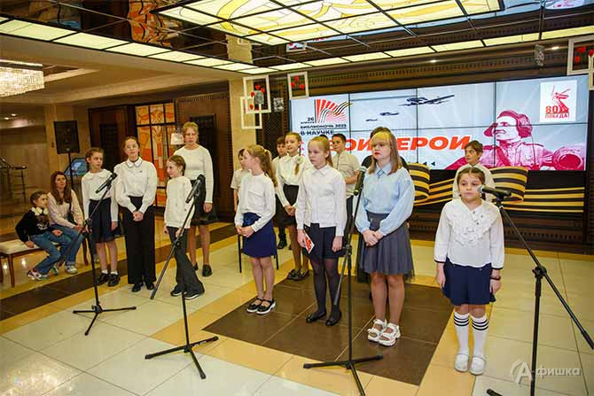 Литературно-музыкальная композиция в исполнении юных артистов театральной мастерской «Альтер Эго»