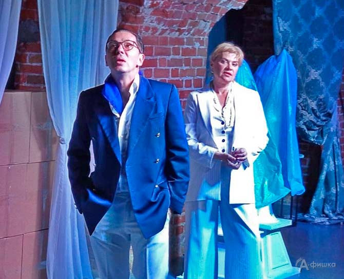 Кто видел спектакль &laquo;Любовь под номером один&raquo;, подтвердит, что с музой комедии артист и режиссёр тоже &laquo;на дружеской ноге&raquo;