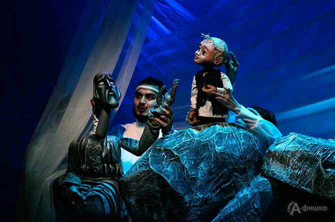 Спектакль &laquo;Озарённый первым салютом&raquo; стал настоящим мощным голосом надежды, соединяющим поколения и утверждающим веру в светлое будущее Белгородчины