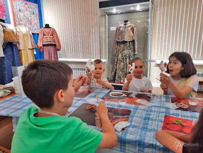 Юные посетители мастер-класса &laquo;Ватные причуды&raquo;