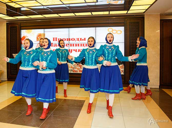 Выступление хора ансамбля песни и танца &laquo;Везелица&raquo; 