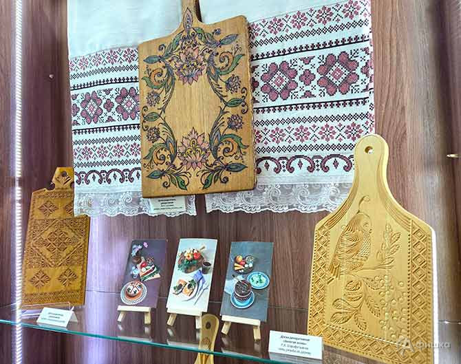 Выставка &laquo;Русские узоры&raquo; в Музее народной культуры - это не обычная экспозиция бытовых предметов, а мост между поколениями, соединяющий старые народные традиции и современное творческое начало