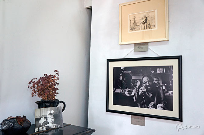 Фрагмент экспозиции выставки &laquo;Свет &mdash; и ничего другого&hellip;&raquo; в музее-мастерской заслуженного художника РСФСР Станислава Косенкова