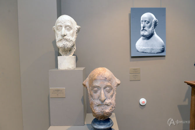 Тугаринов&nbsp;Д.&nbsp;Н.&nbsp;Скульптор Габе. 1980. Бронза. Портреты скульптора Габе. 1980-е. Гипс. Фотопланшет. &laquo;Скульптор Габе&raquo;, 1980. Мрамор. Фото из&nbsp;архива Дмитрия Тугаринова.