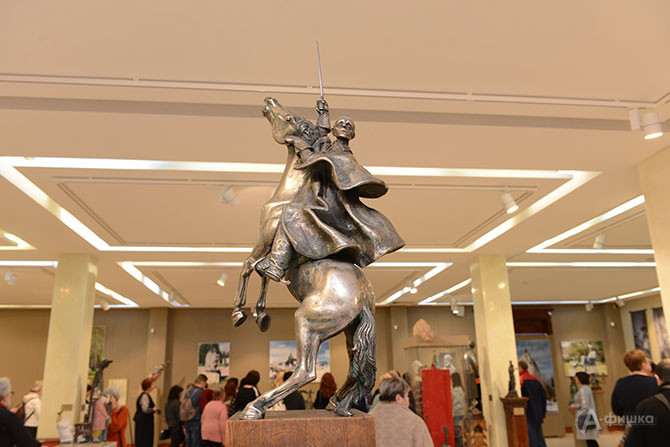 Тугаринов&nbsp;Д.&nbsp;Н. А.&nbsp;В.&nbsp;Суворов. На&nbsp;перевале Сен-Готард. 2002. Мельхиор, камень.