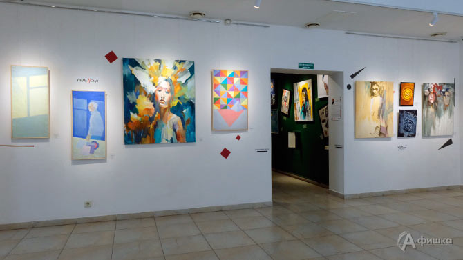 Фрагмент экспозиции выставки &laquo;Параллели 2025&raquo; в ВЗ &laquo;Родина&raquo;