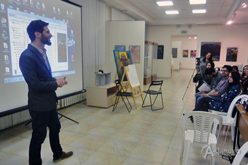 Сирийский художник Эльяс Айюб на творческой встрече в выставочном зале «Родина» в Белгороде