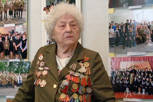 Герой войны Мария Денисовна Колтакова на киноуроке мужества в кинотеатре «Радуга»