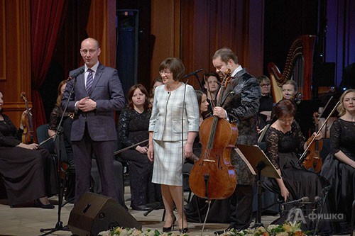 Константин Курганский поздравляет присутствующих с Международным днём музыки