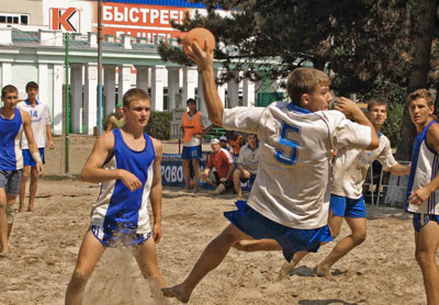 Белгородские «пляжные» гандболисты попали в финал Кубка России