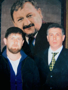 Автор книги «Долг чести» В. Журахов и Президент Чечни Р. Кадыров