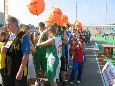 Небывалую популярность завоевал уличный баскетбол среди молодежи