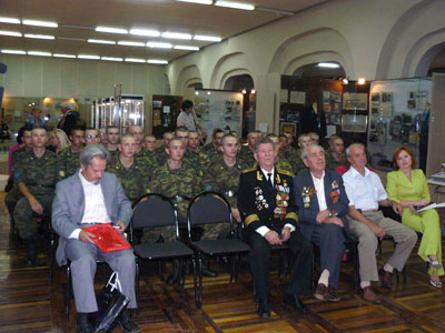На встречу с ветеранами пригласили военнослужащих