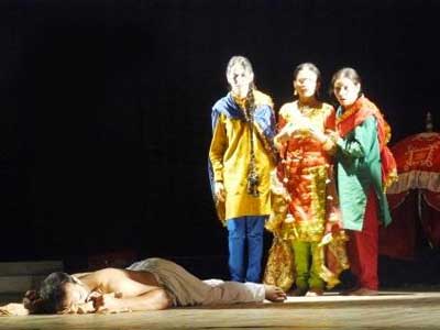 В Белгороде выступил индийский театр «Натранг» в рамках Года Индии в России