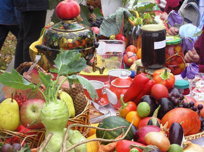 Осенние дары природы на празднике урожая в Белгороде