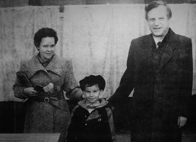 Н.И. Рыжков с супругой и внуком на выборах