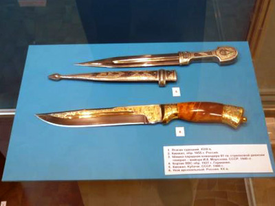 Экспонаты из коллекции оружия, переданой в музей мэром Белгорода В.Н. Потрясаевым