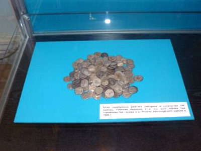 Клад серебряных римских динариев (2 век до н.э.) выставлен впервые