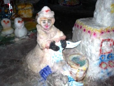Снежные скульптуры украшают Соборную площадь Белгорода 