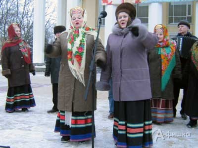 Лучшие песенные коллективы приняли участие в праздновании Рождества на Соборной площади Белгорода