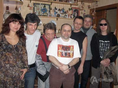 Группа «Разные люди» и Александр Оников «АРТель») в клубе ROUTE 66 (Киеве)