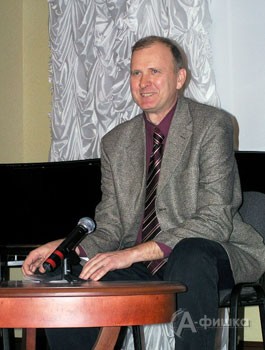 Юрий Бондарев рад встрече с гостями в художественном музее Белгорода