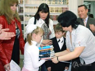Воспитанники детского дома «Южный» с радостью приняли в дар собранные для них книги
