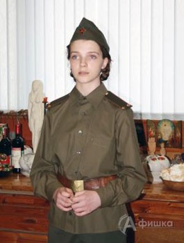 Ирина, юная гостья музея, спела «Вальс Победы» 
