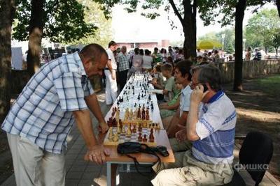 Сеанс одновременной шахматной игры Валерия Зацепина