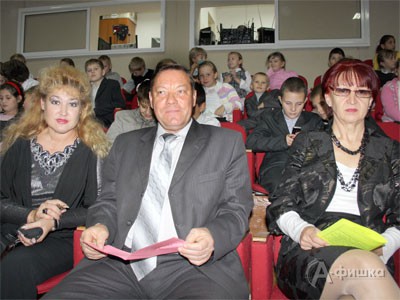 Премьеру посетили почётные гости театра (в центре – Е.А. Белокуров)