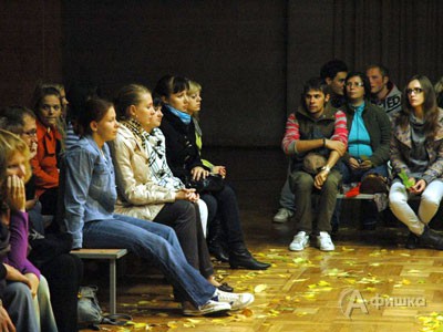 Зрители премьерного спектакля в театре «Спич’ка» 