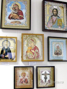 Вышитые бисером иконы на выставке в белгородской «Родине»