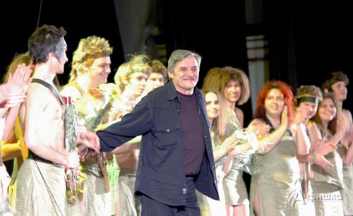 В Международный день театра Петр Харлов представил новый спектакль