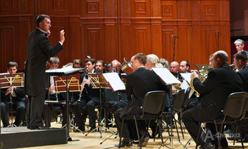 Концертный оркестр духовых инструментов, главный дирижёр Юрий Меркулов